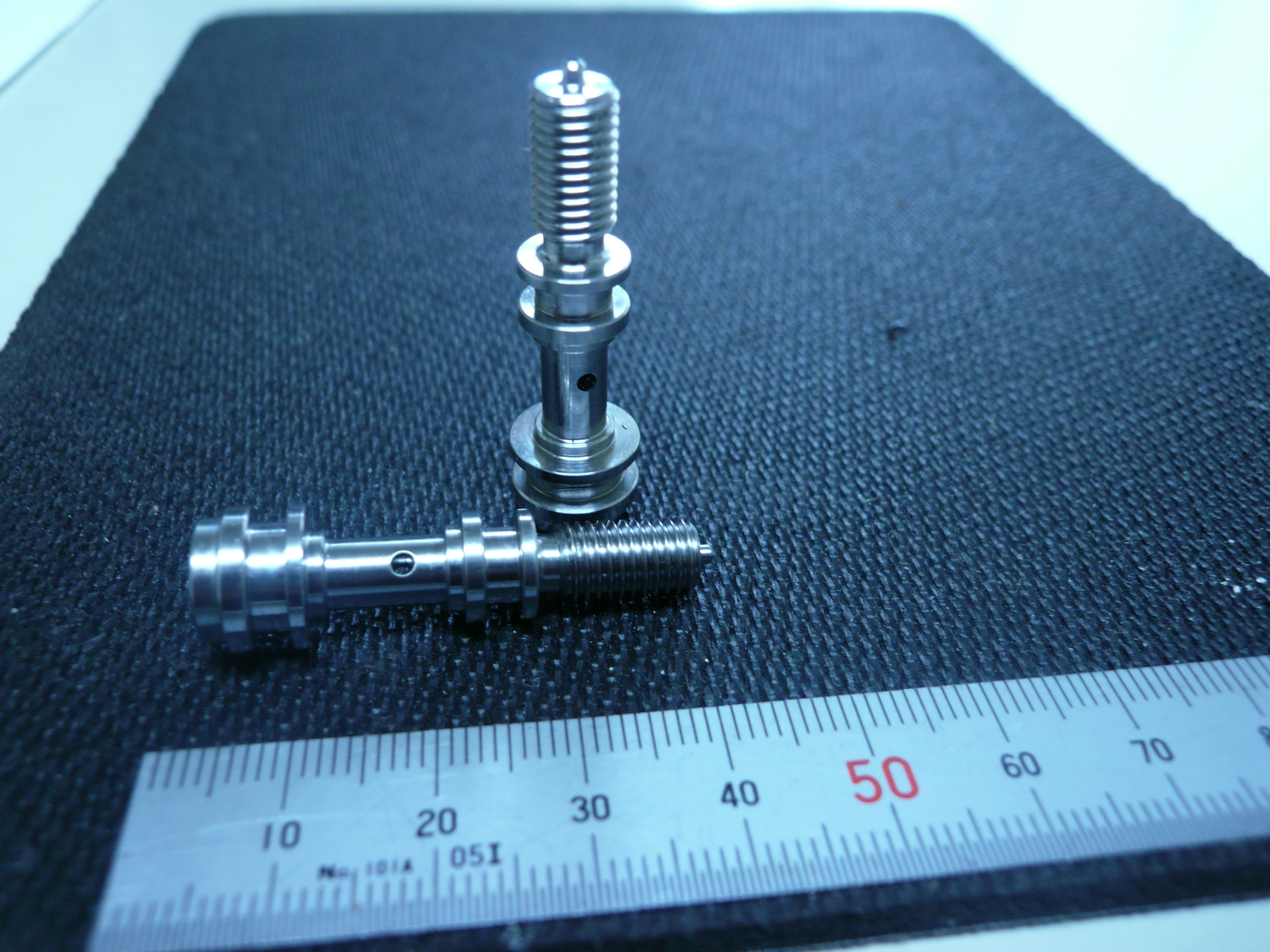 航空機関連部品